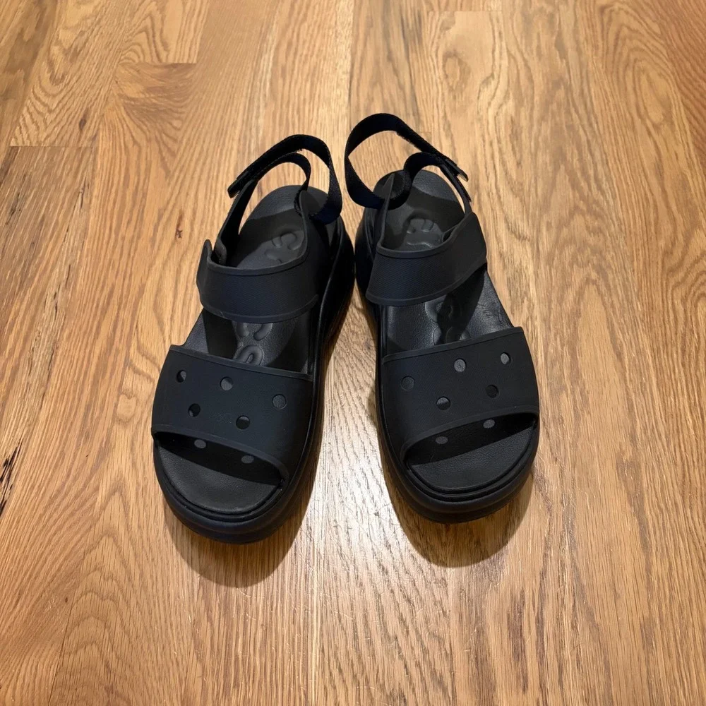 Crocs Mega Crush Sandal Black Platform Strappy Lug Sole Women Size 10 208105